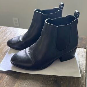 Women's A new day black ankle chelsea heeled booties size 6